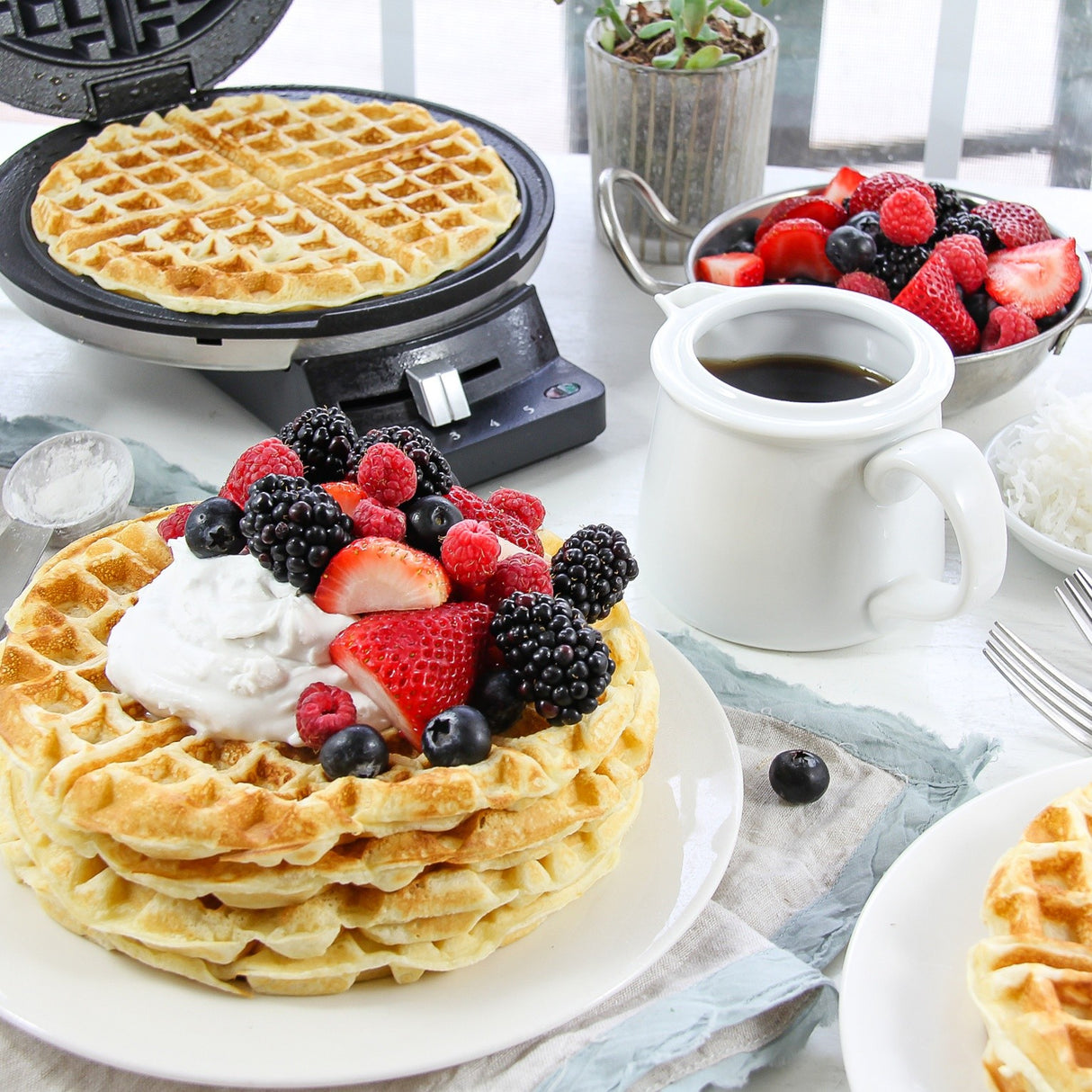 Cuisinart® Round Classic Waffle Maker